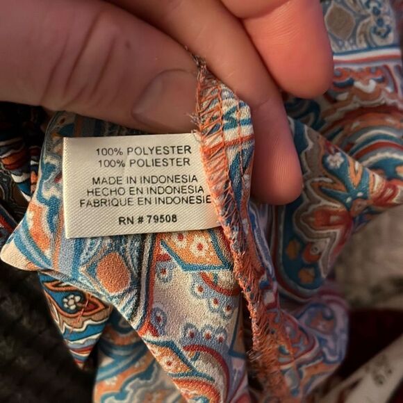 Violet + Claire Women's Sleeveless Halter Top Blouse Size L Paisley Print - Picture 4 of 4